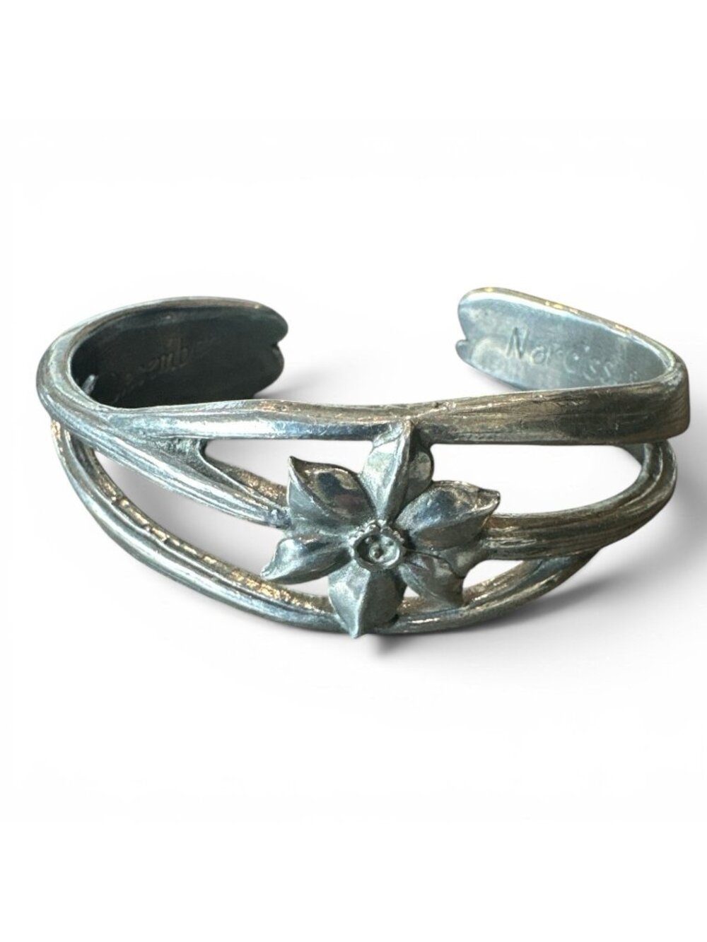 Salisbury Pewter Cuff December Narcissus Bracelet Wide 3D 7" - Picture 2 of 6